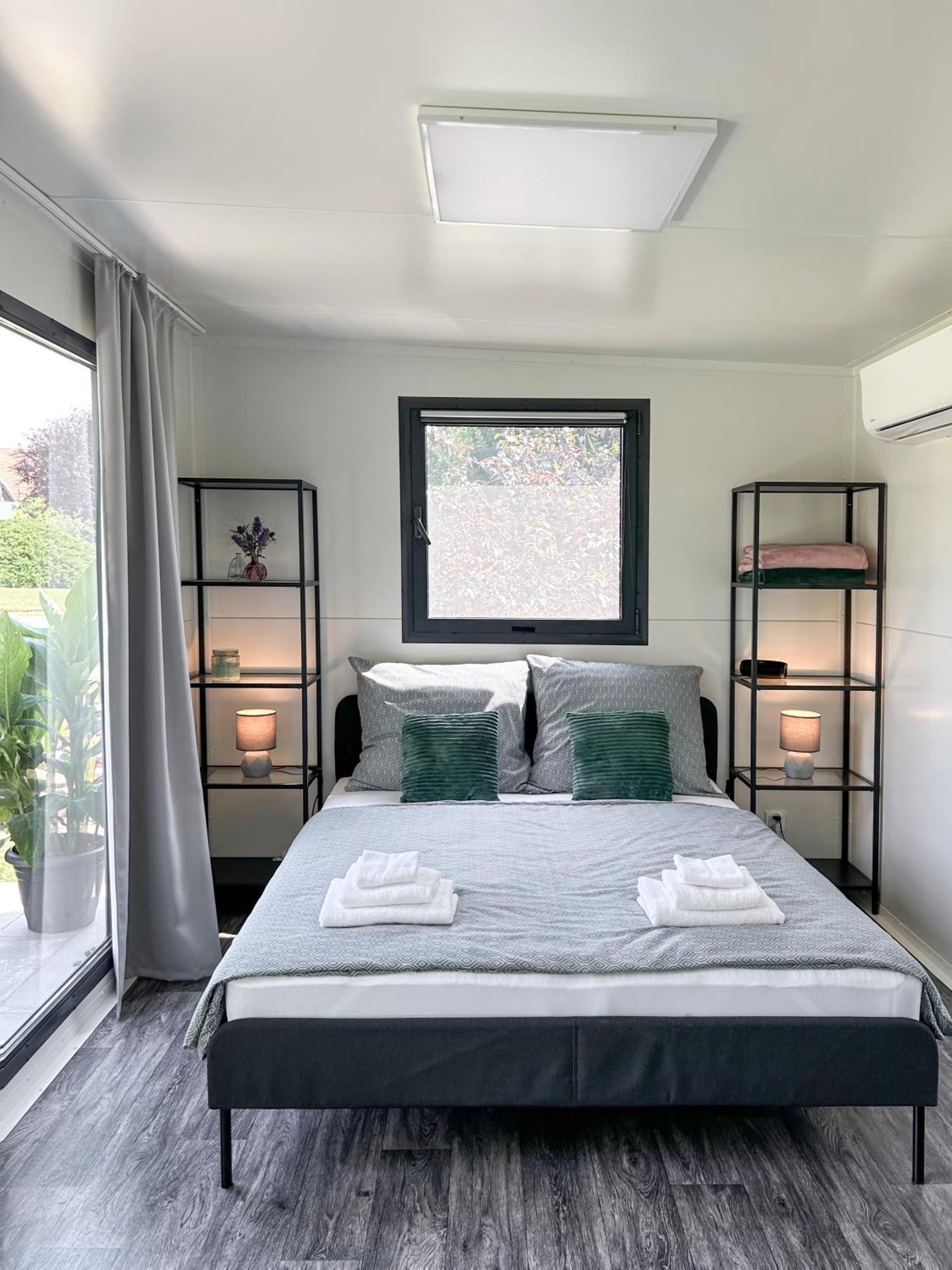 Tiny House Mezi Sklepy Apartment Kobylí Exterior photo